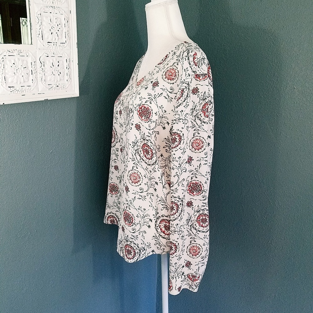 Ann Taylor White Floral V-Neck Blouse with Red Accents - Picture 2 of 8